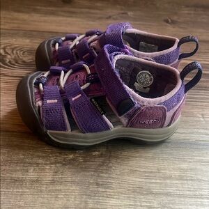 Toddler Keen Sandal Size 6